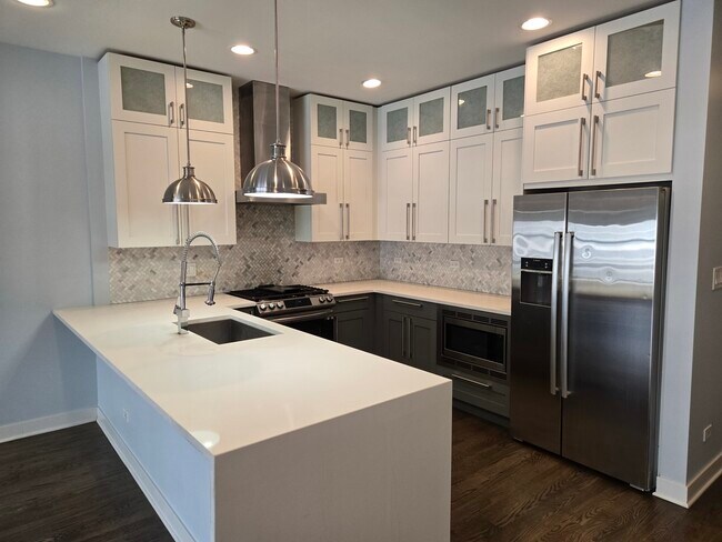 Building Photo - 2744 N Lincoln Ave