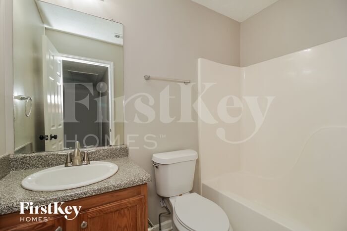 Building Photo - 1555 Keystone Dr