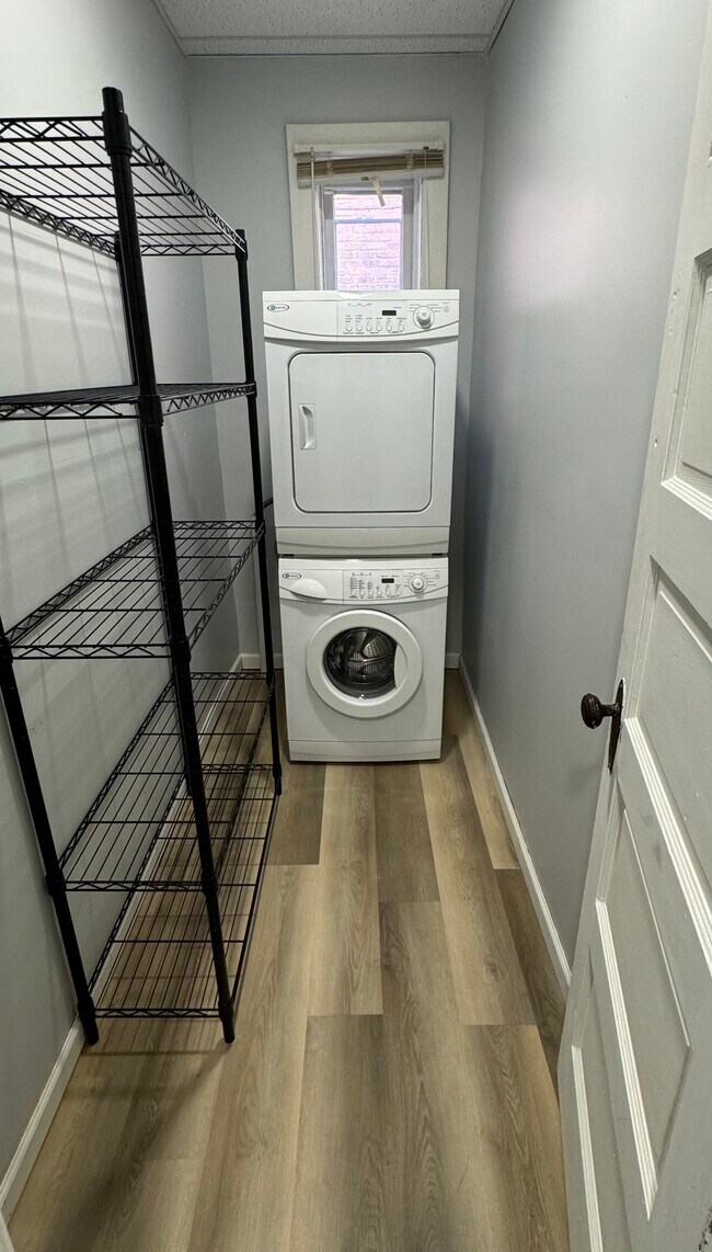 Building Photo - 238 11th St