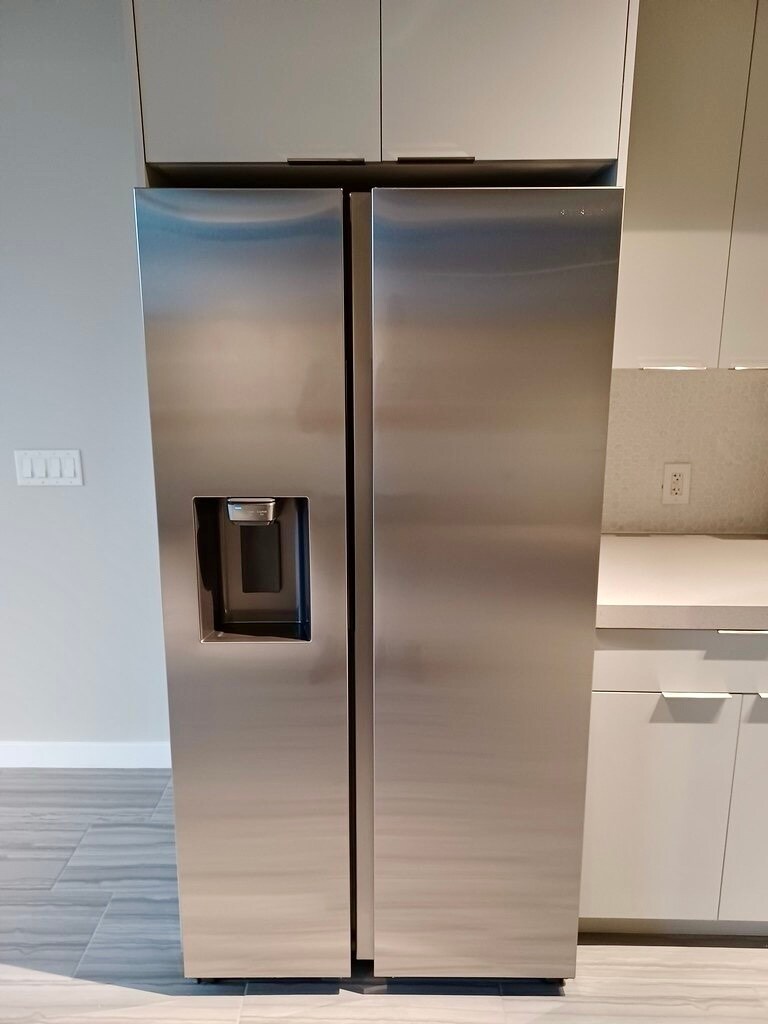 Building Photo - 353 E Bonneville Ave