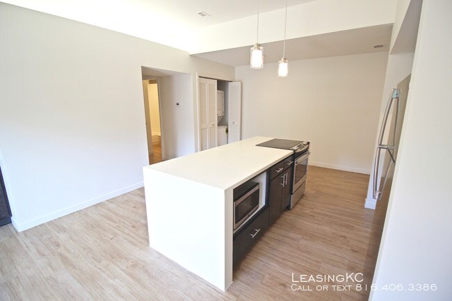 Building Photo - 63 Brookside