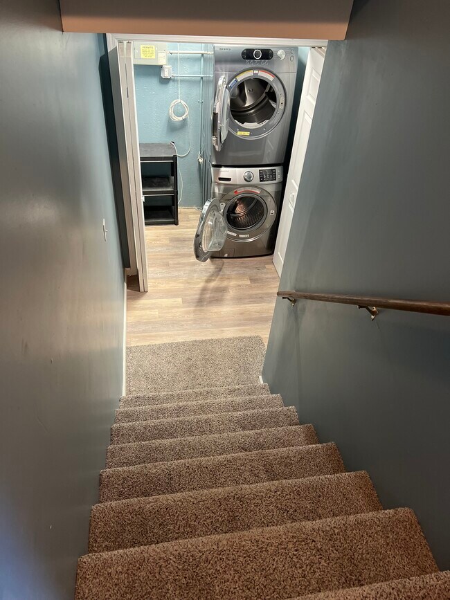 Building Photo - 443 South St