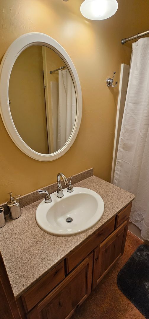 Building Photo - Beautiful 3 Bed 2 Bath One-Level Home Available in Quiet Neighborhood