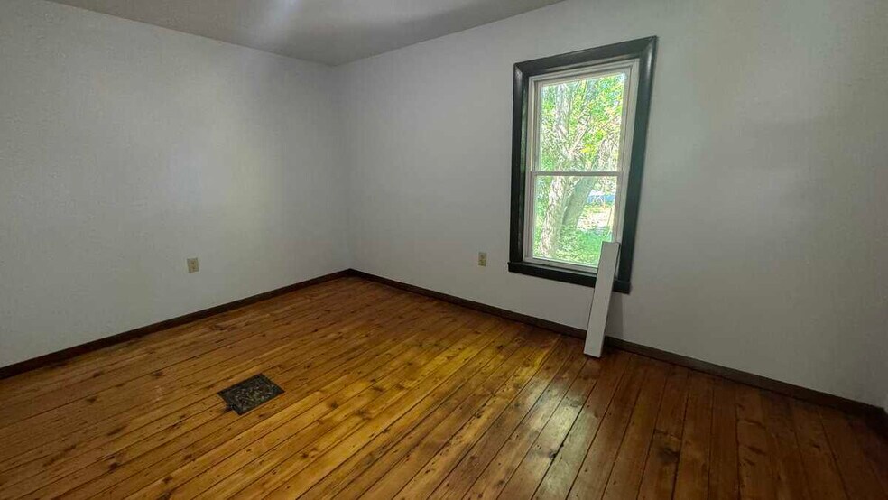 Building Photo - 32 Gaston St