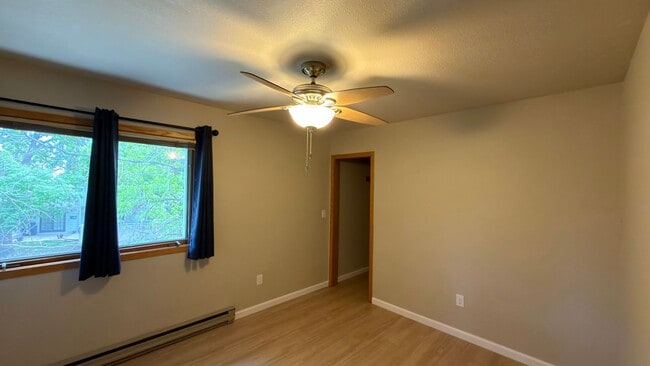 Building Photo - Great Townhome in Mid Town Fort Collins