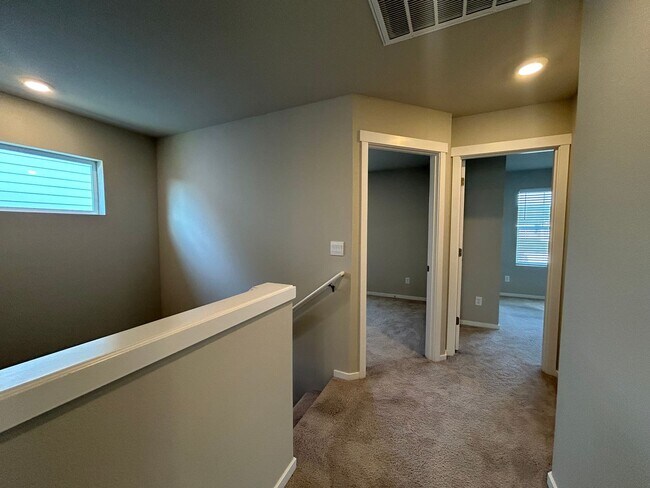 Building Photo - Beautiful 4 Bedroom Home with Attached Garage!