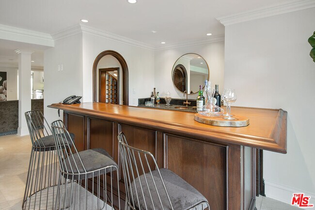 Building Photo - 980 Stradella Rd