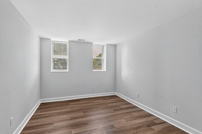 Building Photo - 5630 Pershing Ave