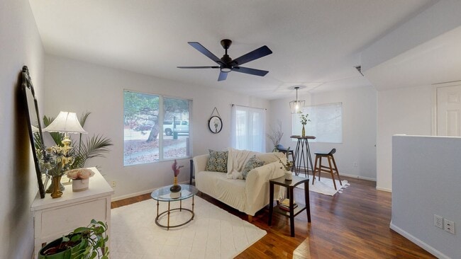 Building Photo - Beautiful 3-Bed, 2.5-Bath Home in South Fo...