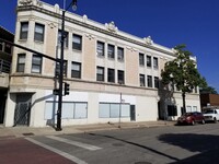 Building Photo - 7606 N Paulina St