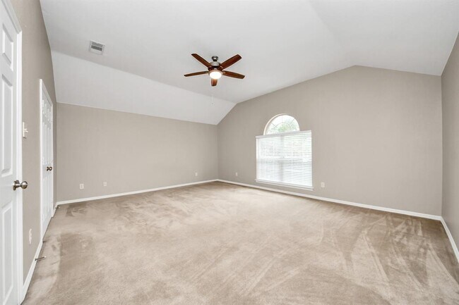 Building Photo - 8522 Sports Haven Dr