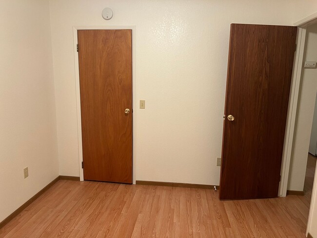 Building Photo - One Bedroom, One bath