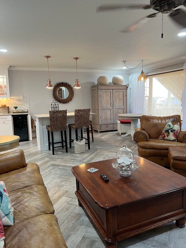 Building Photo - 157 1/2 Kings Hwy