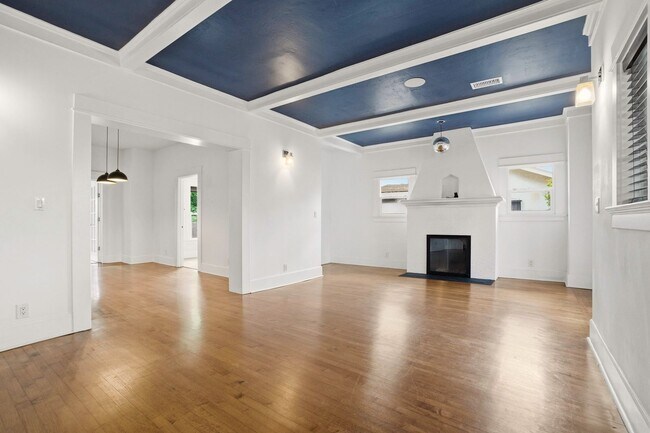 Building Photo - FALL IN LOVE with Craftsman Style Living!