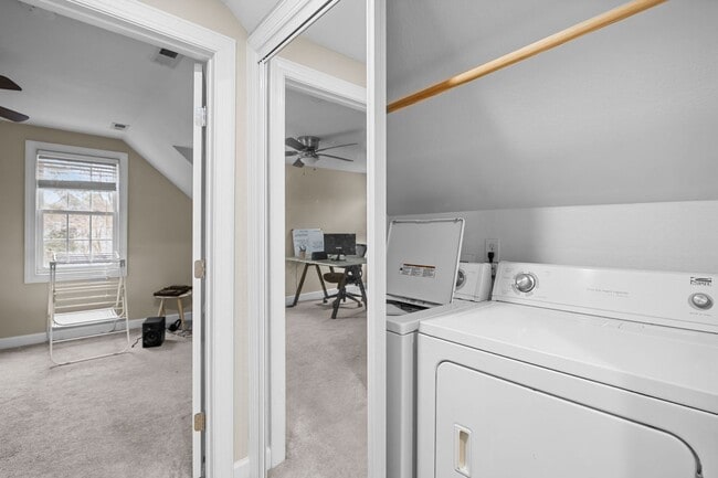 Building Photo - Beautifully Updated 4-Bedroom Home in Norf...