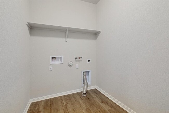 Building Photo - 105 Brunnen Wy