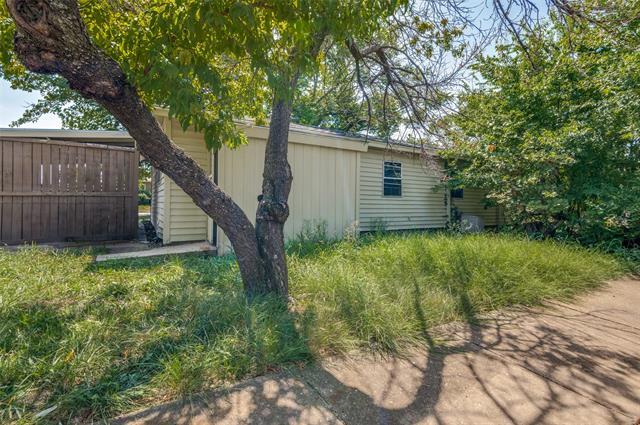 Building Photo - 9311 Oakland Dr