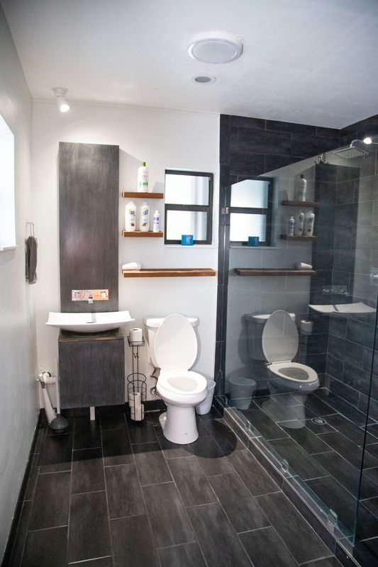 Building Photo - 916 W Drew St