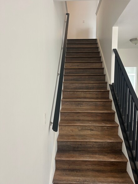 Building Photo - 6622 Terrace Top Ln