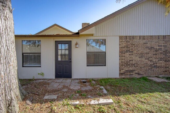 Building Photo - 3721 Southwind Ct
