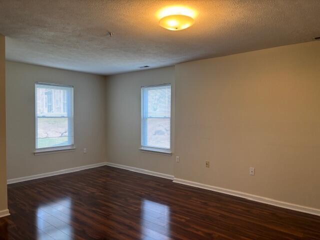 Building Photo - 1522 Oakfield Dr