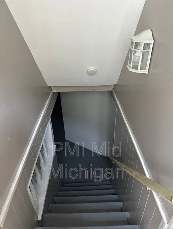 Building Photo - Comfortable & Convenient 2BR Living