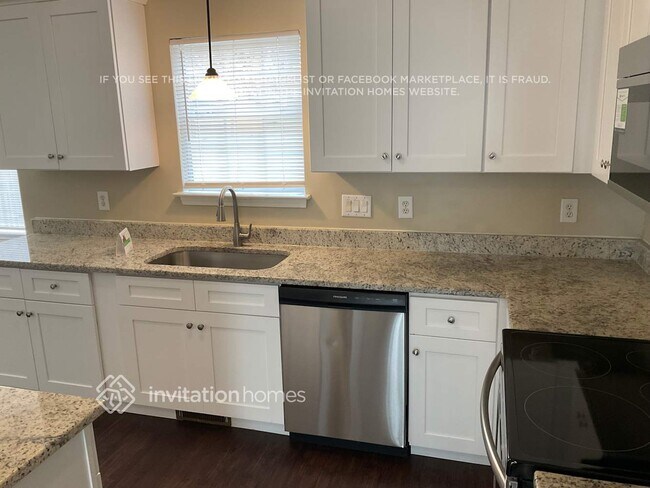 Building Photo - 2343 Century Oaks Ln