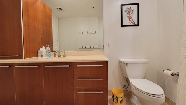 Building Photo - Luxury Apartment Right On The Beach In Lauderdale By The Sea!!! Seasonal rental