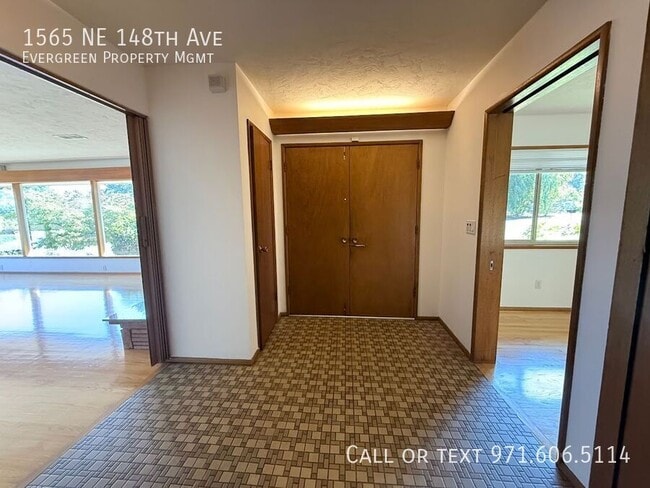 Building Photo - 1565 NE 148th Ave