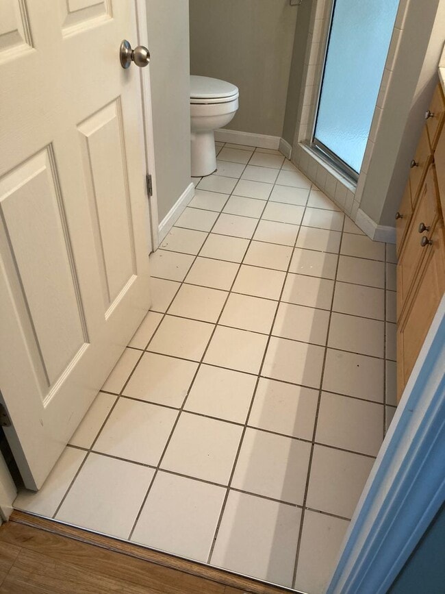 Building Photo - LOCATION LOCATION Location!  Close to Baptist Health Hospital, Shopping, & More