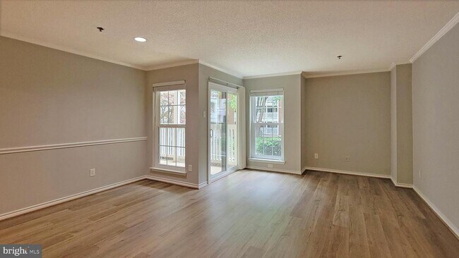 Building Photo - 1504 Lincoln Way