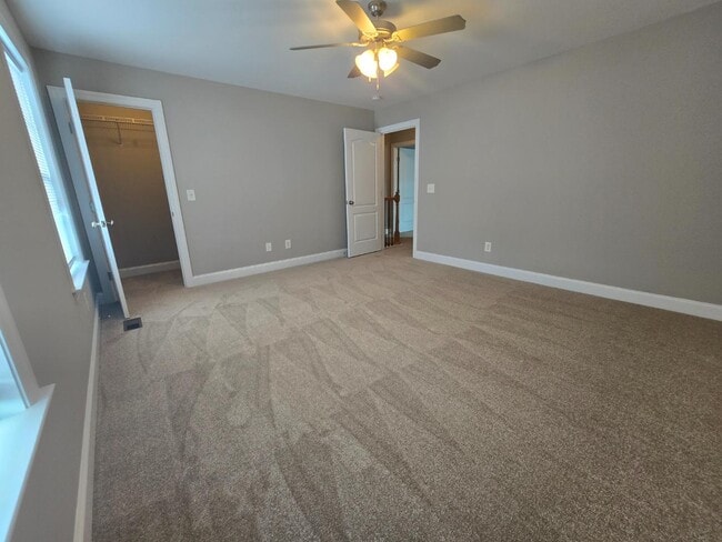 Building Photo - 729 Cobblestone Dr
