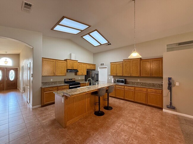 Building Photo - Spacious home with Solar! MOVE IN SPECIAL