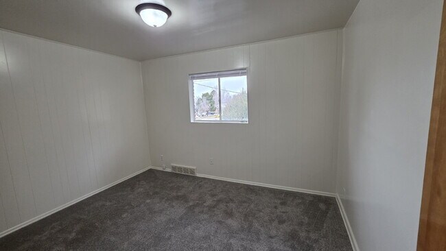 Building Photo - 1060 36th St