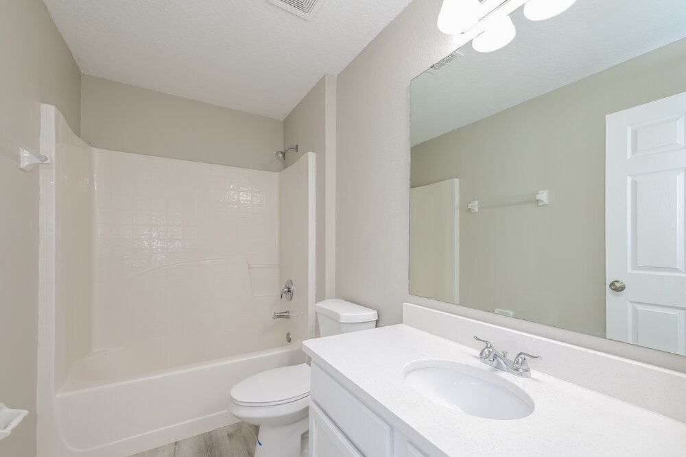 Building Photo - 4619 Woodford Dr