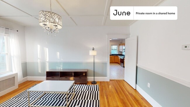 Building Photo - Private bedroom in 5 bed/2 bath Home