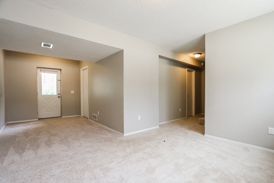 Building Photo - 7847 W Brook Dr
