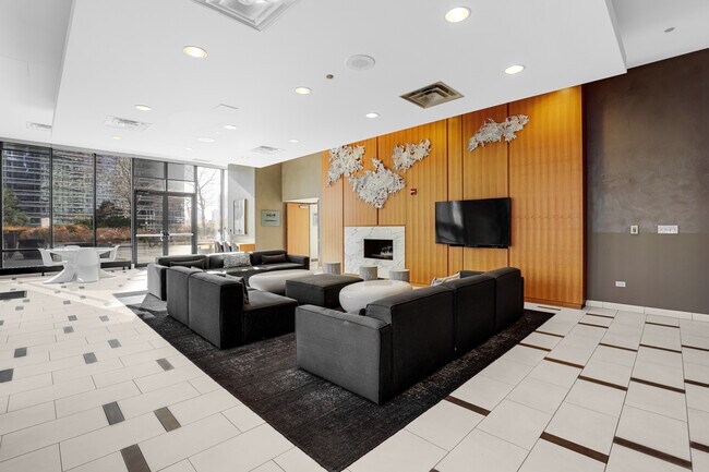 Building Photo - 225 N Columbus Dr