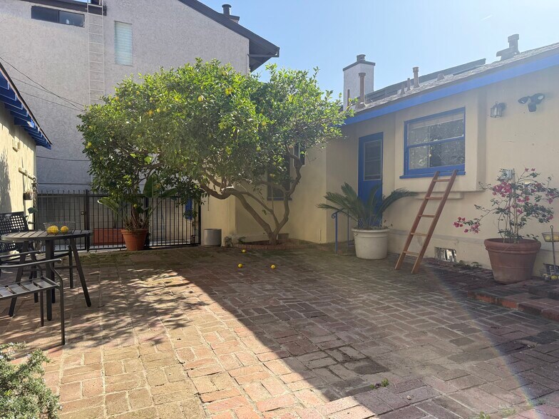 Building Photo - 911 14th St