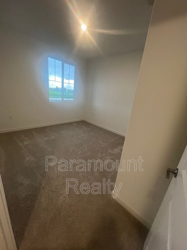 Building Photo - 16516 Barnett St