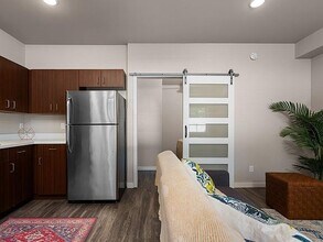 Building Photo - 619 E Eighth St