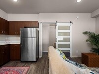 Building Photo - 619 E Eighth St