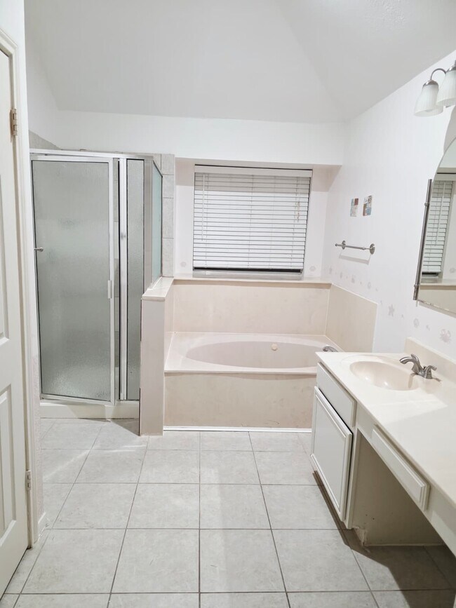 Building Photo - 506 Birch Hill Dr