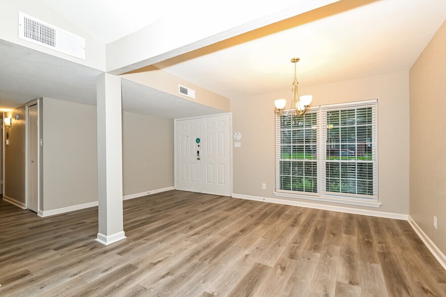 Building Photo - 1814 Uvalde St