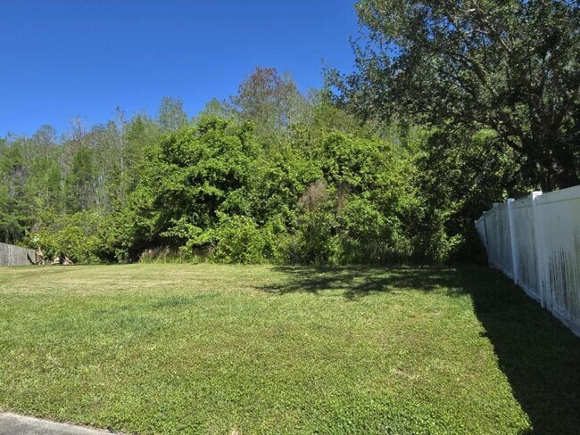 Building Photo - 618 Windrose Dr