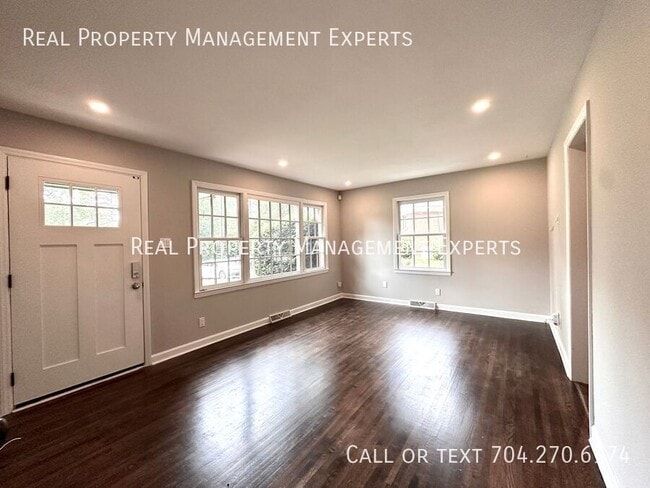 Building Photo - 4320 Woodgreen Terrace