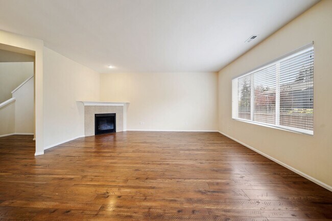 Building Photo - 3119 Harrier St NE
