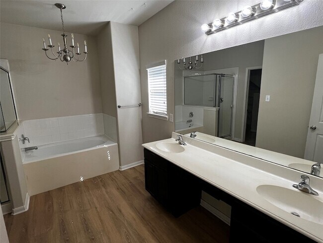 Building Photo - 10621 Sunflower Dr