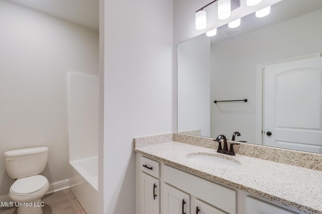 Building Photo - 15235 High Point Dr