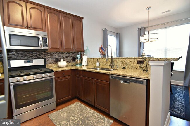 Building Photo - 9200 Charleston Dr